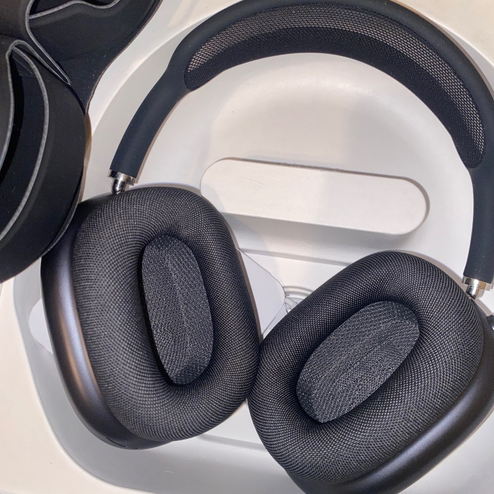 Brand New Space Grey AirPod Max